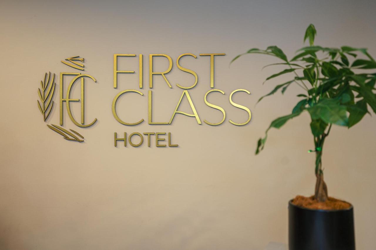 First Class Hotel Medellín Eksteriør bilde