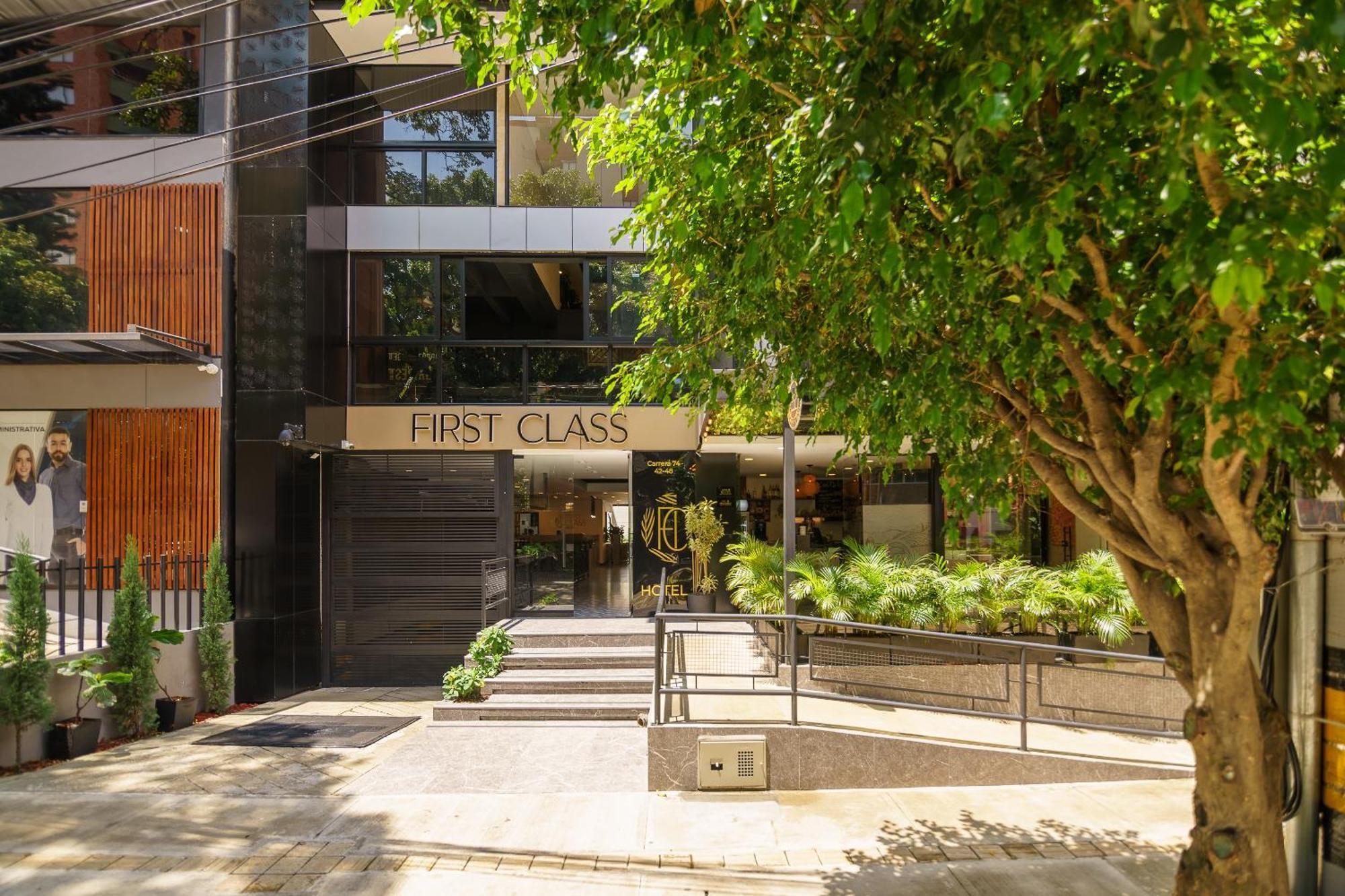 First Class Hotel Medellín Eksteriør bilde